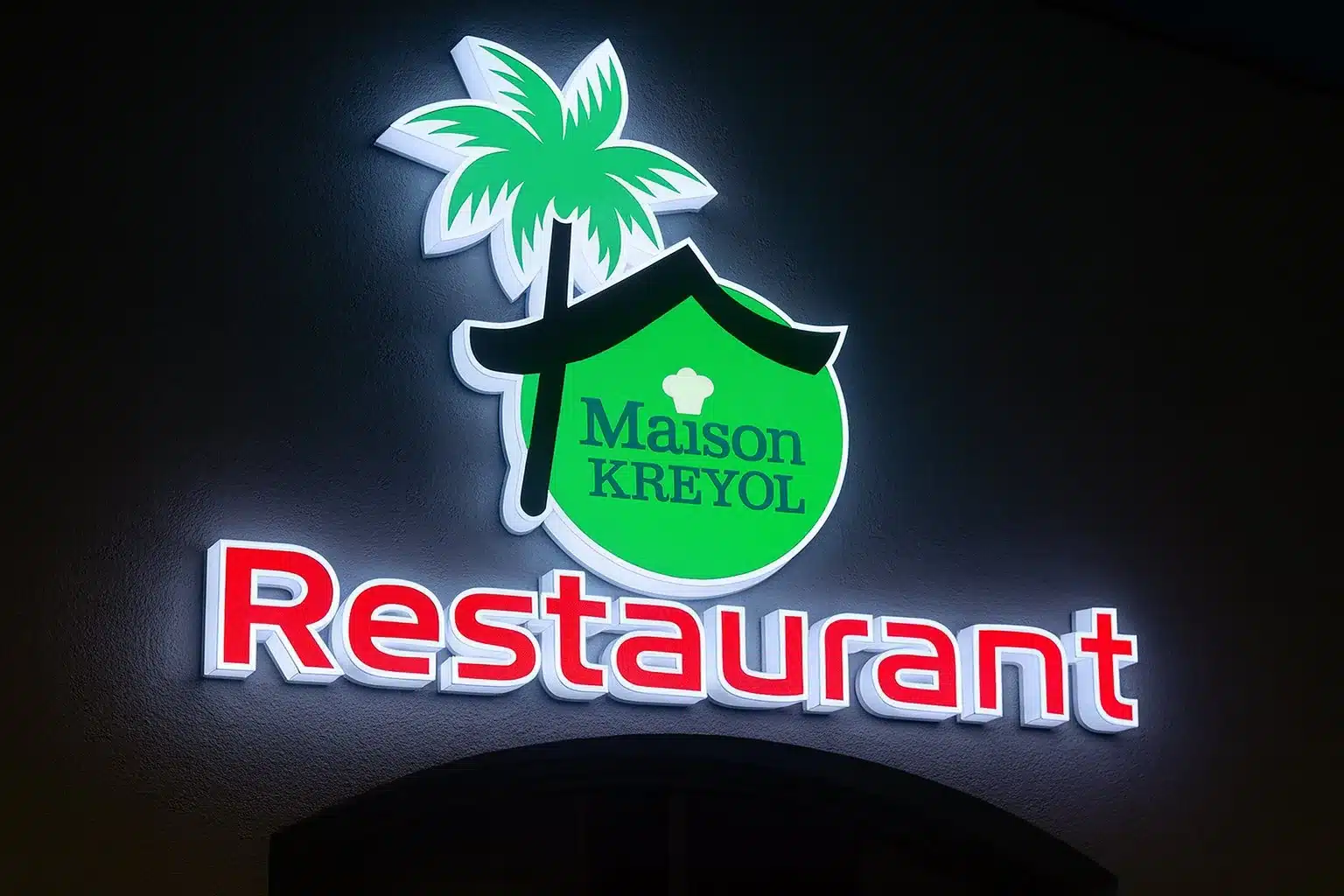 Letrero fachada restaurant luminoso