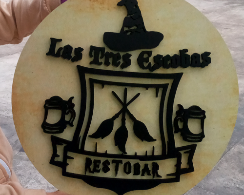 letrero con base circular en mdf