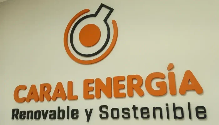 letrero logo en mdf caral